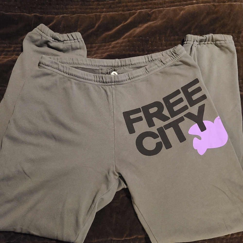 Free city sweatpants